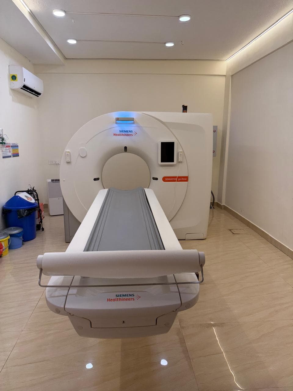 CT scan room full view